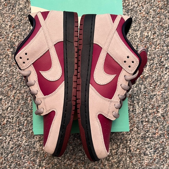 Nike sb mens dunk low size 12 true berry red grey blue 2019 dead stock new - Picture 5 of 12